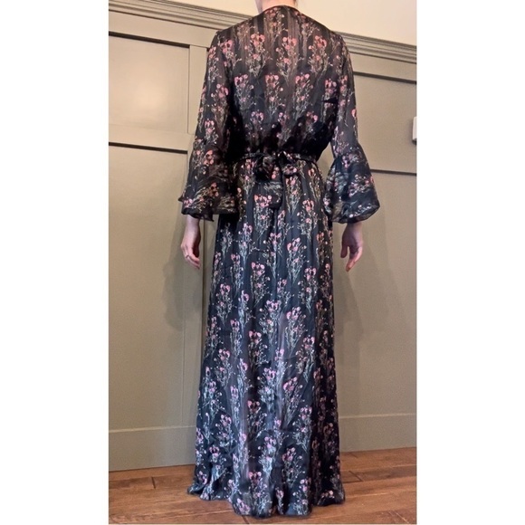 HOLLY & Joey Paris Bell Sleeve Surplice Neck Floral Maxi Dress Sheer Metallic S - Picture 15 of 15